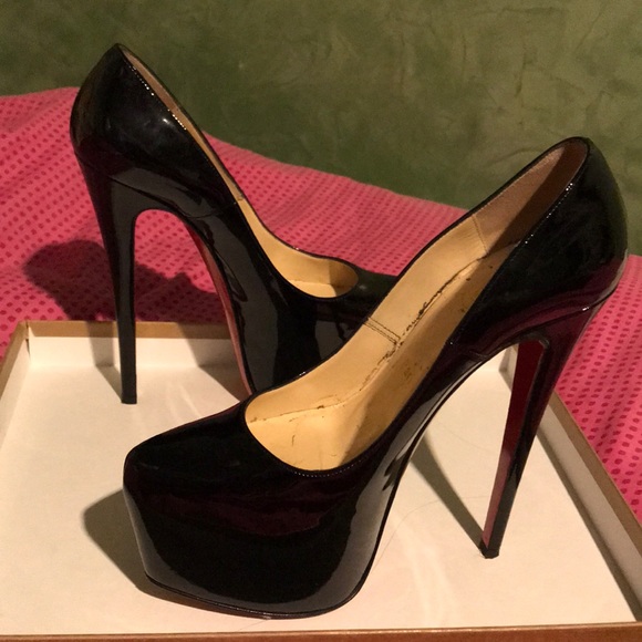 Christian Louboutin Shoes - Christian Louboutin daffodil pumps